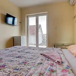 Village Holiday Apartments Kralj