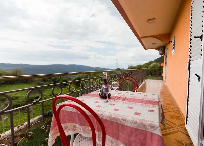 Village Holiday Apartments Kralj